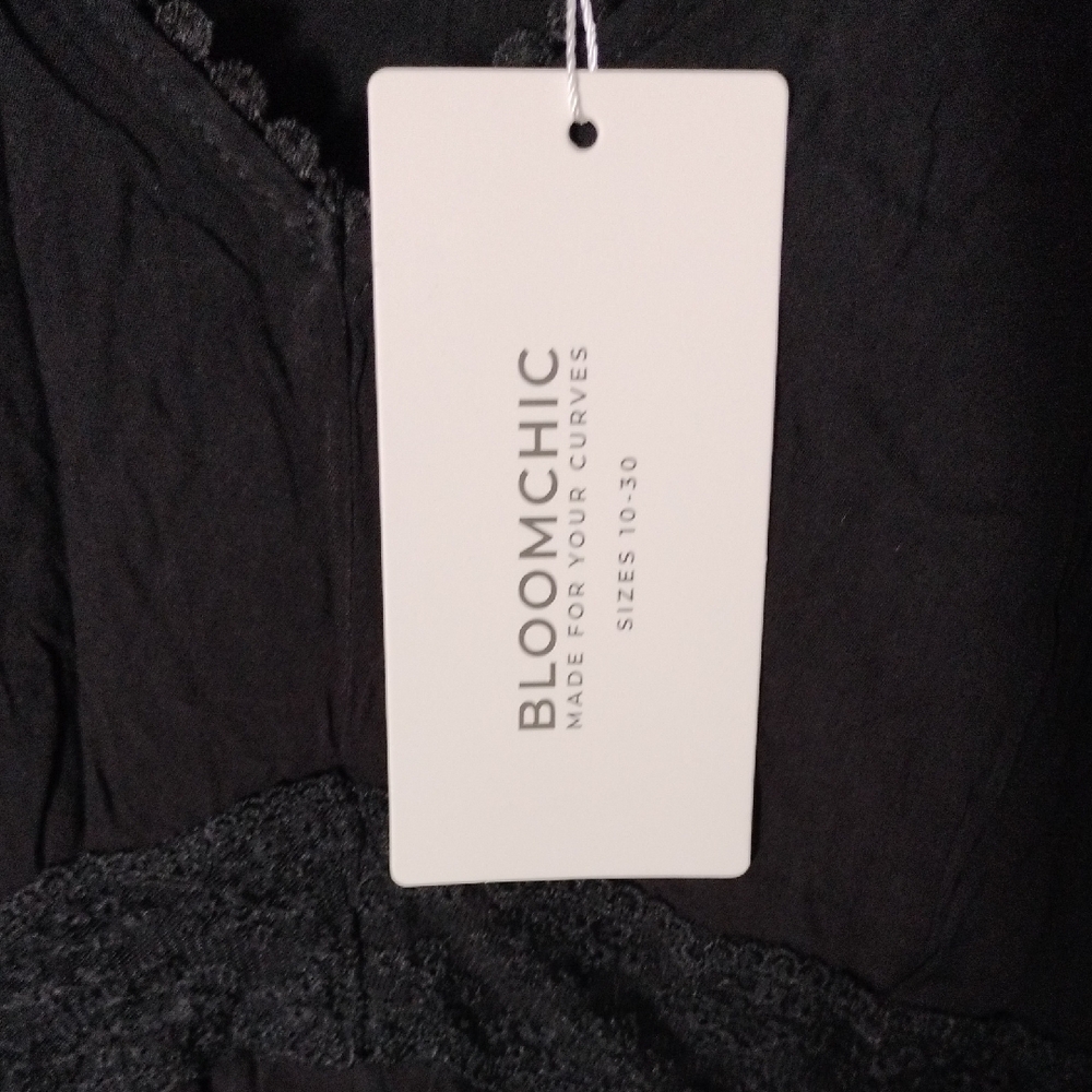 BloomChic Black Short-Sleeve Maxi Dress - Picture 2 of 3